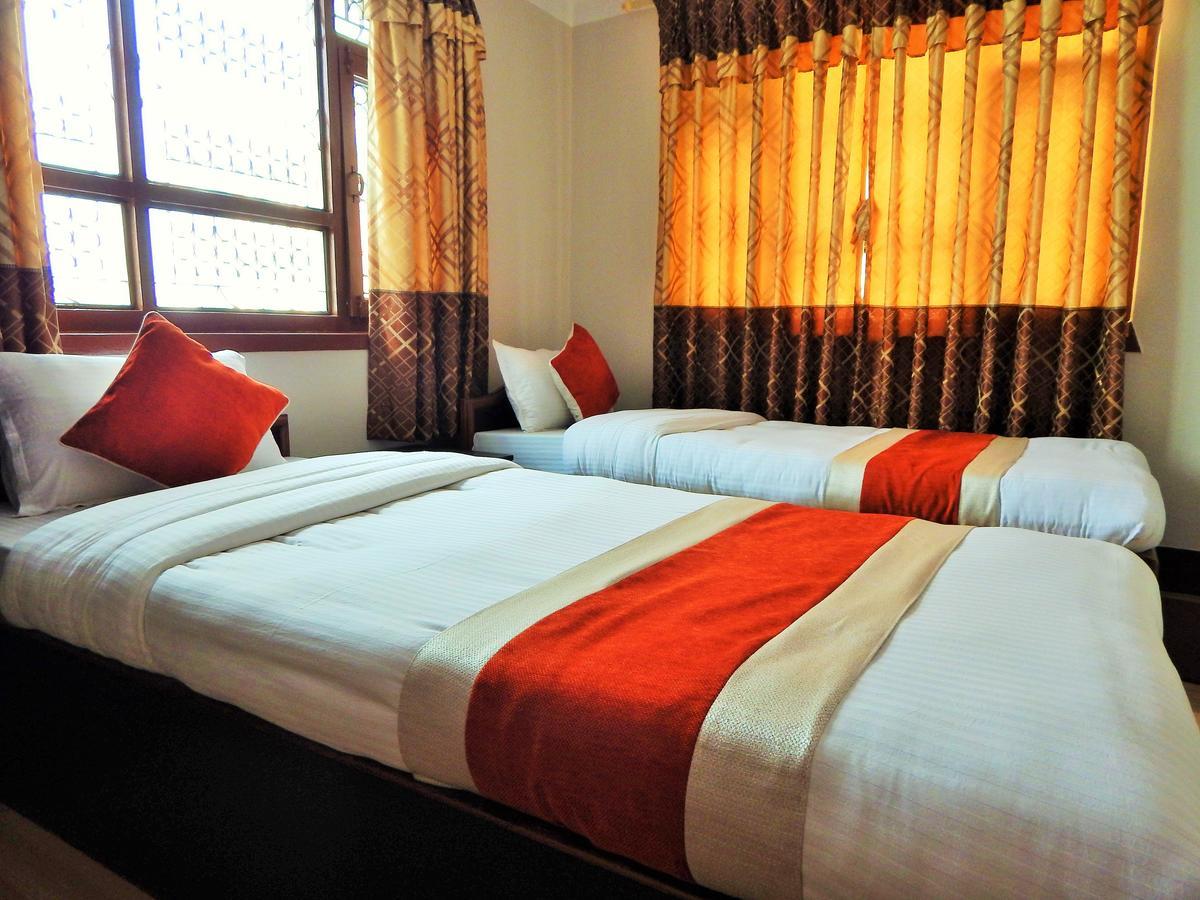 Hotel Giramondo Катманду Екстер'єр фото